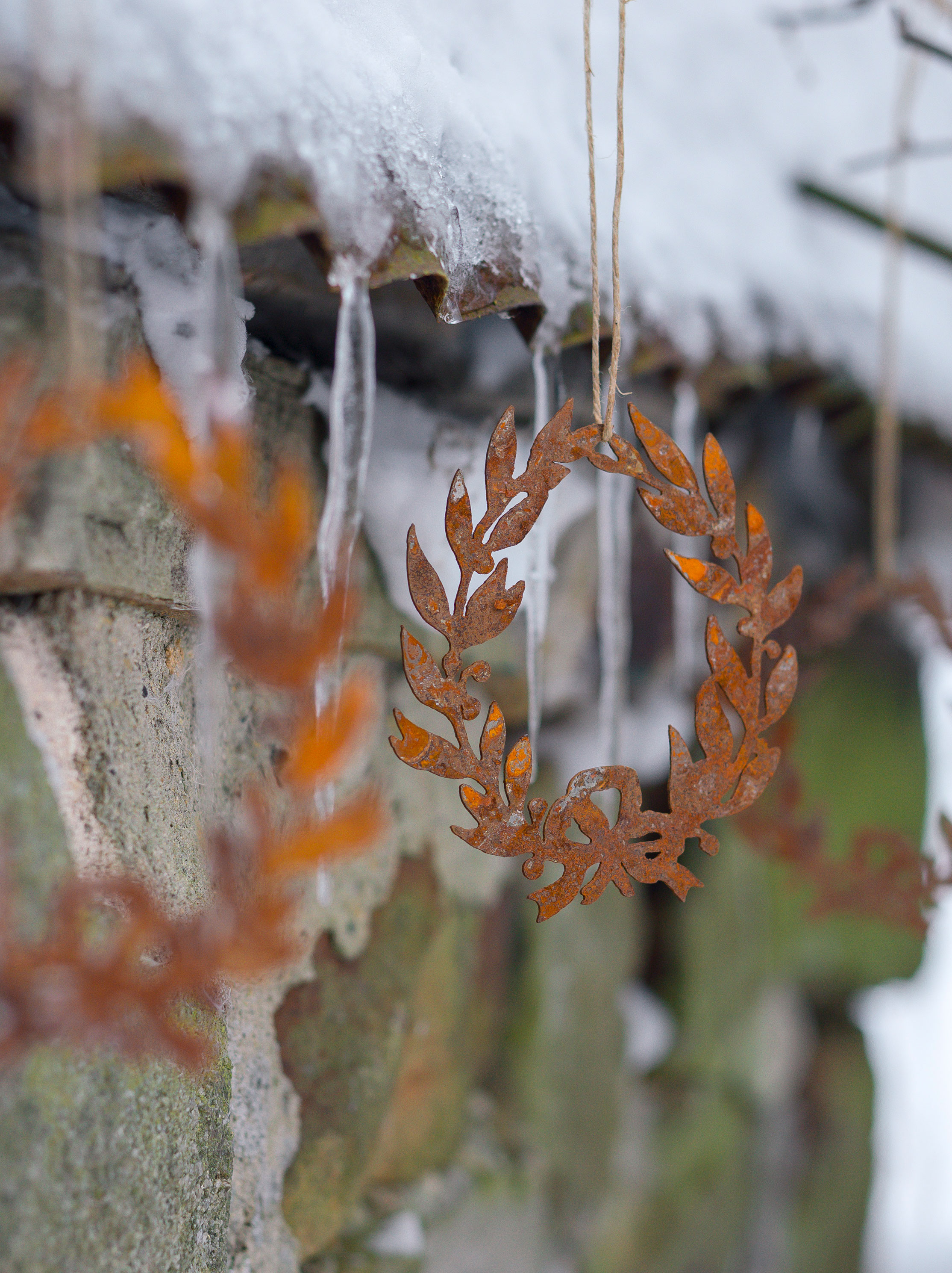 Rusty Laurel Wreath Decoration