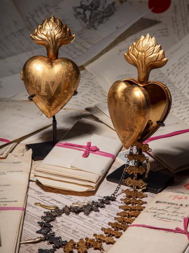 Opening Reliquary Heart & Stand